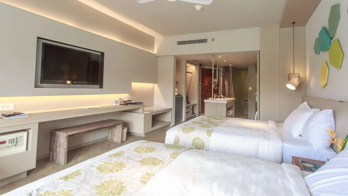 Deluxe Ocean - image