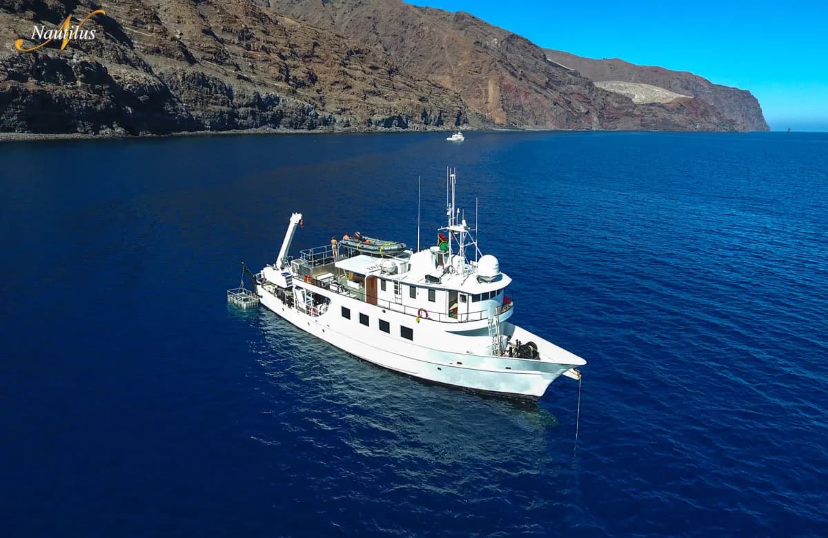 Nautilus Under Sea - image