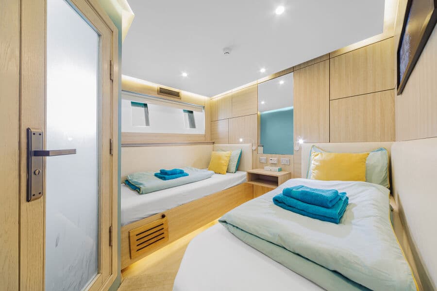 Standard Twin Lower Deck - image