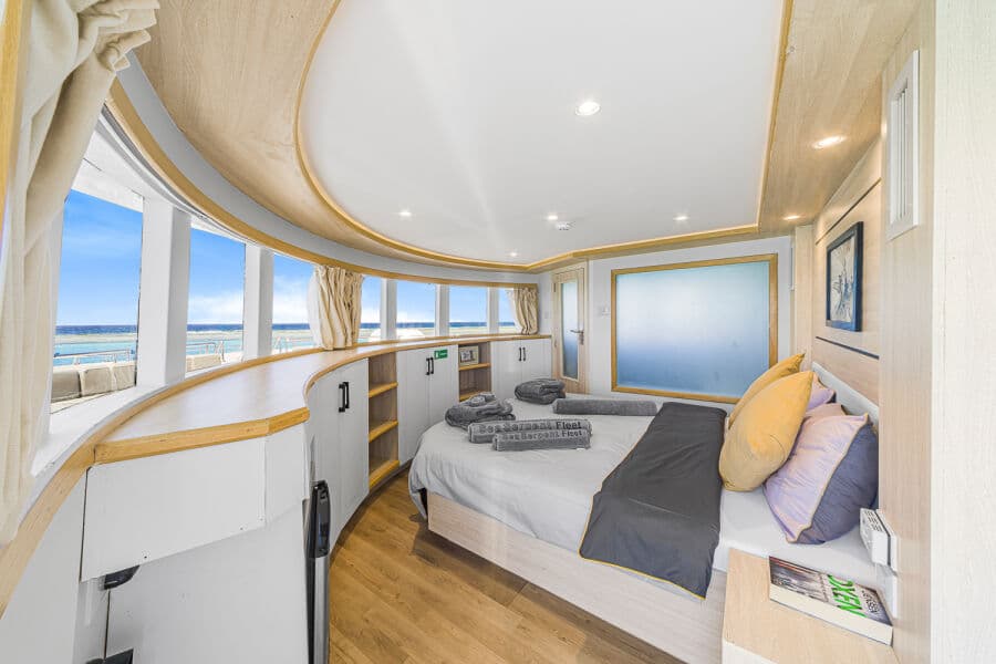 Suite Upper Deck - image