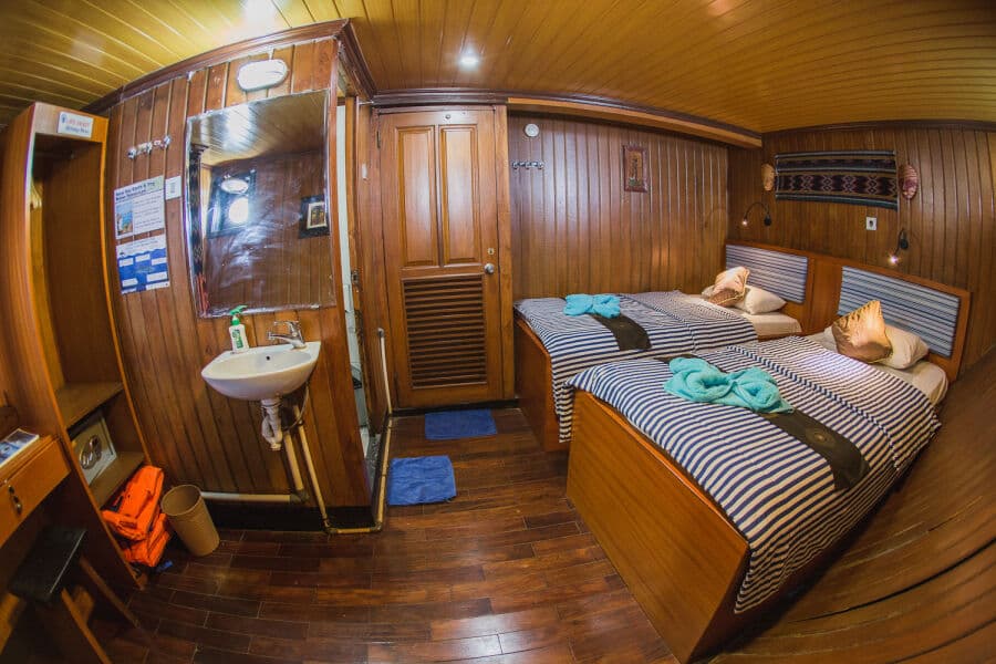 Twin Bed (103 - 104) Lower Deck - image