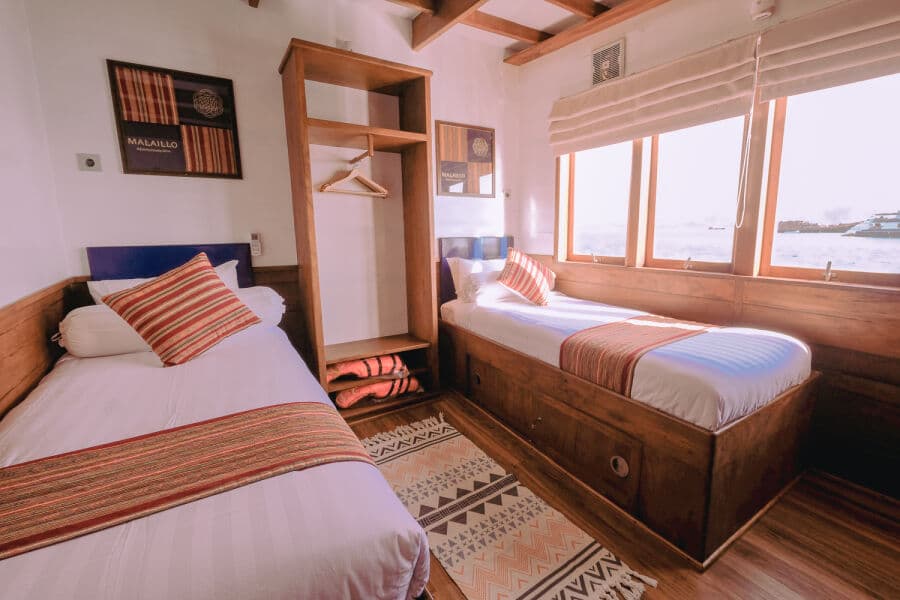 Twin Main Deck - image