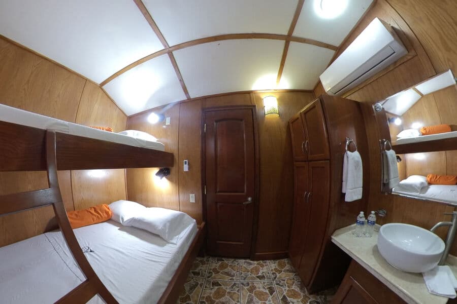 Deluxe Twin Main Deck - image