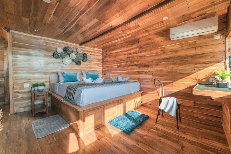 Master Staterooms (Main & Upper Deck) Main Deck - image