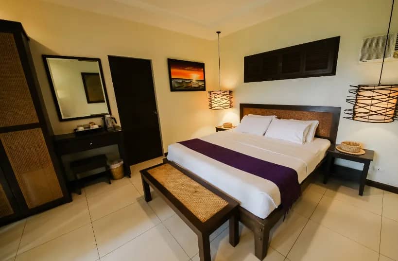 Superior Deluxe King Room - image Superior Deluxe King Room - image