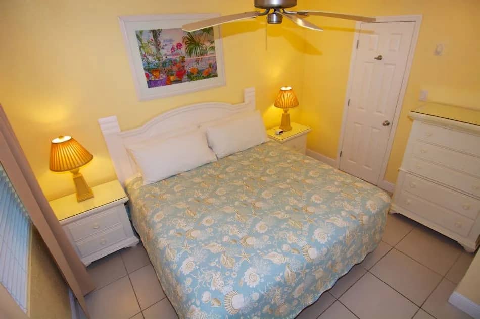 One Bed Deluxe Oceanfront - image One Bed Deluxe Oceanfront - image
