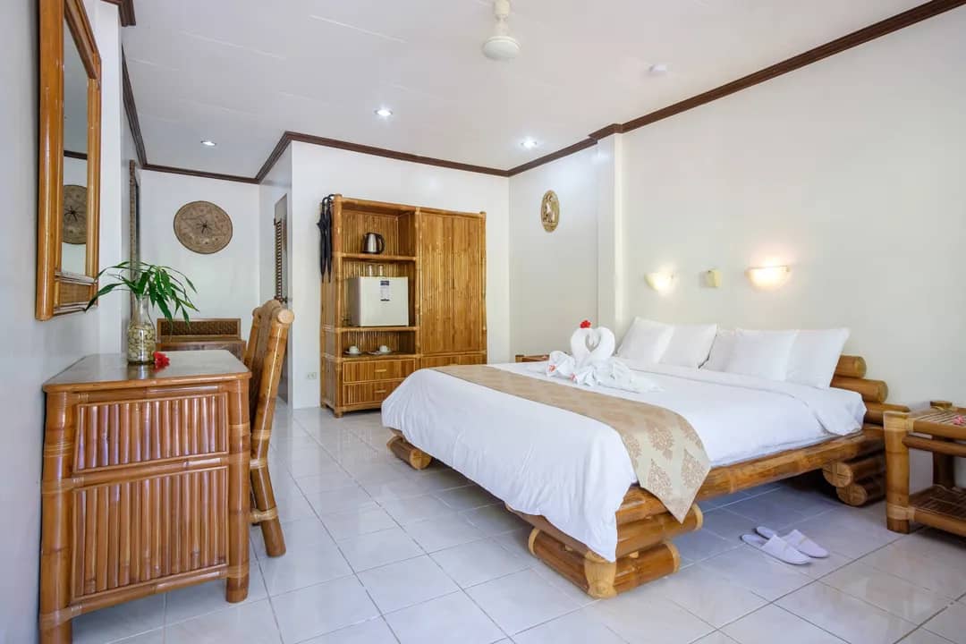 Pool View Deluxe Room - image Pool View Deluxe Room - image