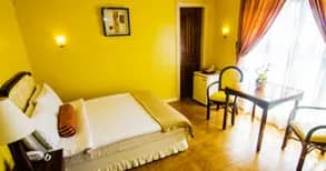 Queen Room - image Queen Room - image