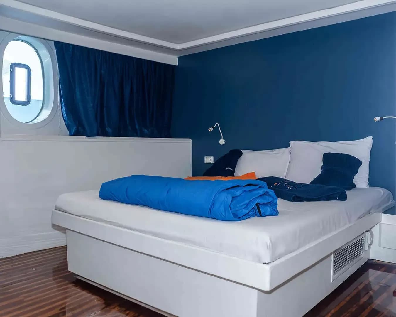 Carousel - image Carousel - image